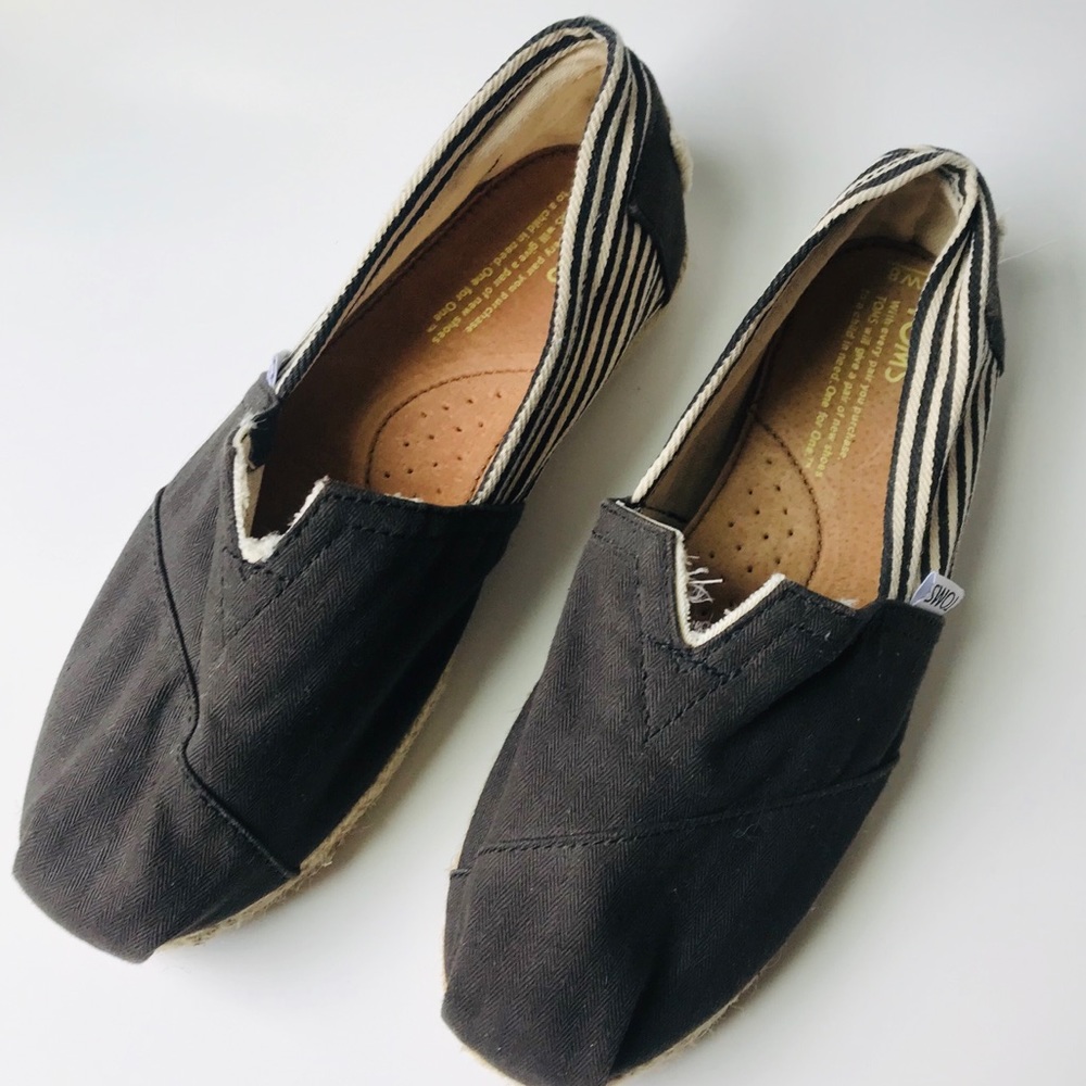 NWOT Toms nautical espadrille black/white size 8